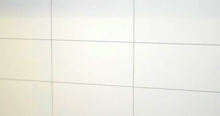 Wit, matte keramische wandtegels, 30x60 cm, met strak gezaagde kanten, gerectificeerd en 1e kwaliteit dik geglazuurde tegels, UIT LEVERBAAR